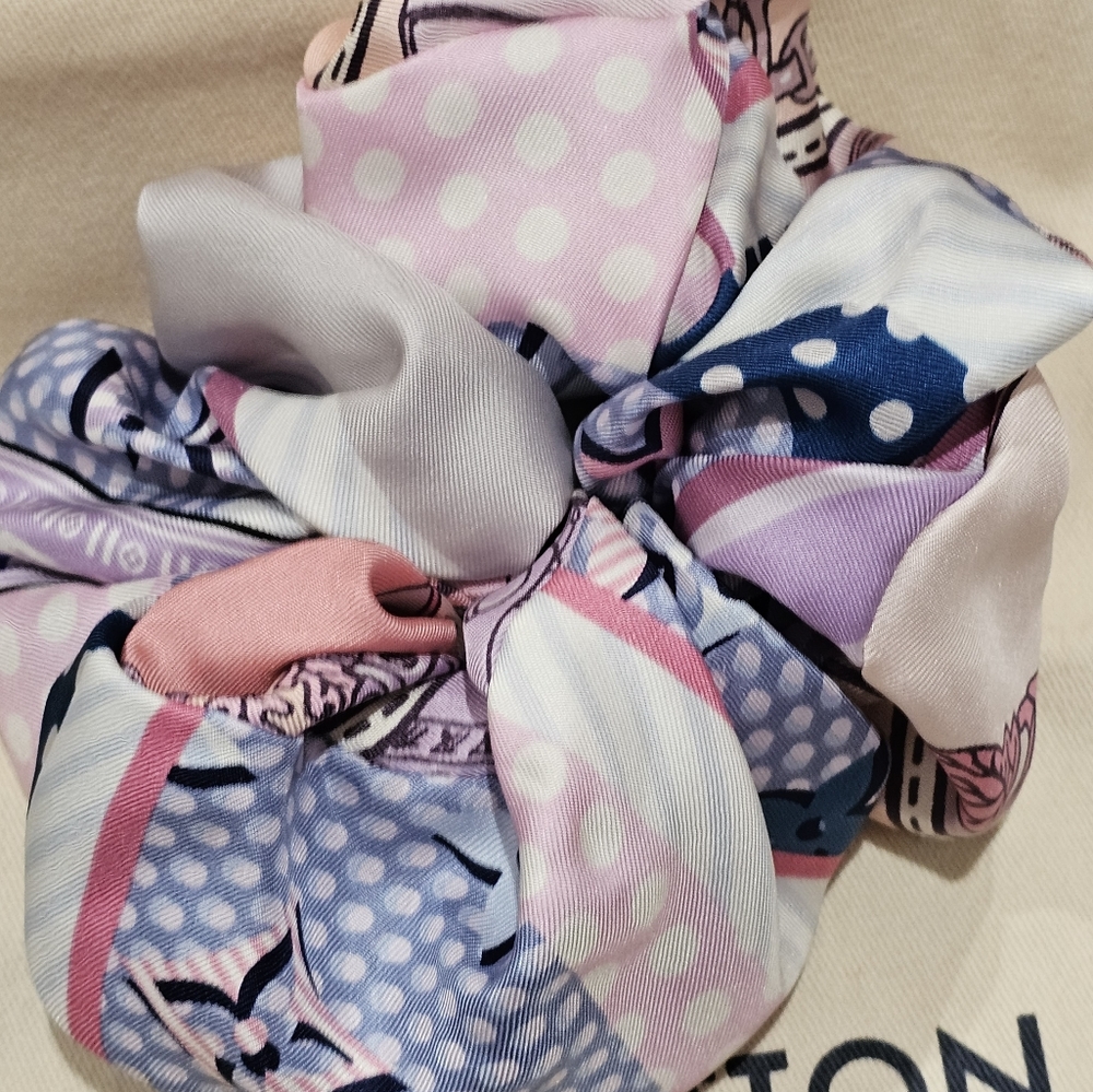 LOUIS VUITTON SCRUNCHIE HAIR ACCESSORY HAIR RIBBON CREME PINK MONOGRAM LARGE SIZ - Picture 13 of 17